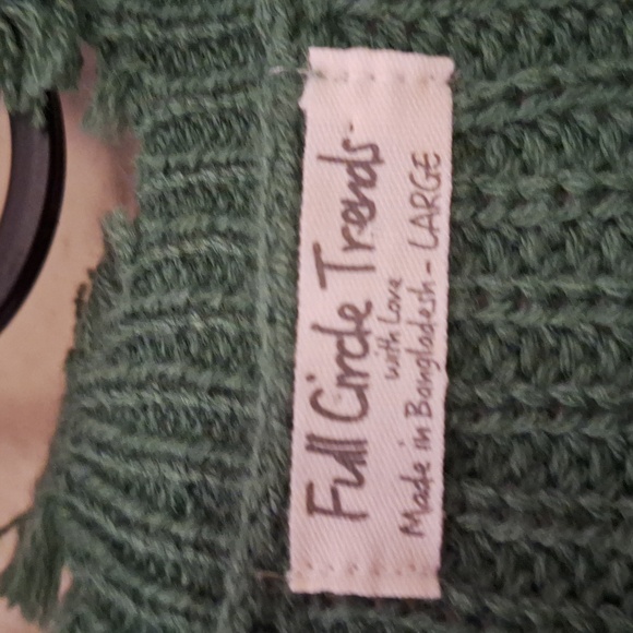 Multi color Fringed V-neck Sweater NWT- Size Large - Picture 10 of 14